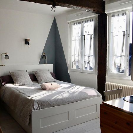 L Imprevu Apartment Chartres Luaran gambar