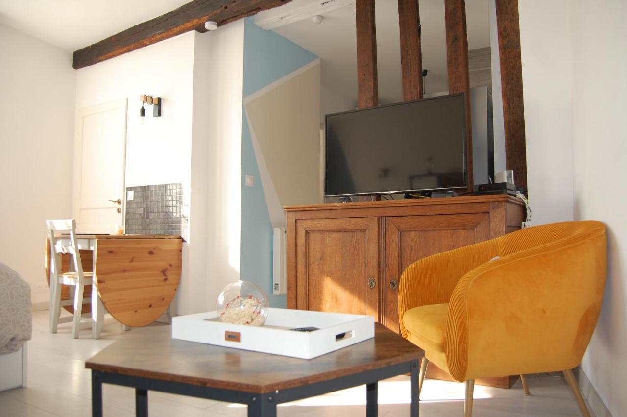 L Imprevu Apartment Chartres Luaran gambar
