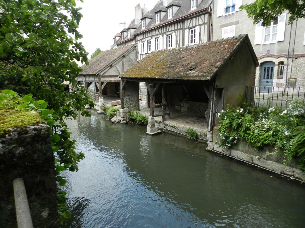 L Imprevu Apartment Chartres Luaran gambar